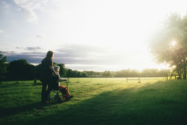 Sitzen am Sonnenuntergang