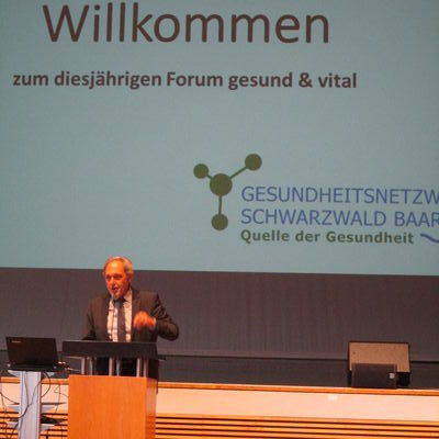 Herr Erster Landesbeamter Joachim Gwinner erffnet das diesjhrige Forum "gesund & vital"