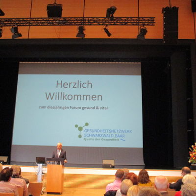 Brgermeister Fritz Link, 1. Vorsitzender des Gesundheitsnetzwerks Schwarzwald-Baar hlt Begrungsrede